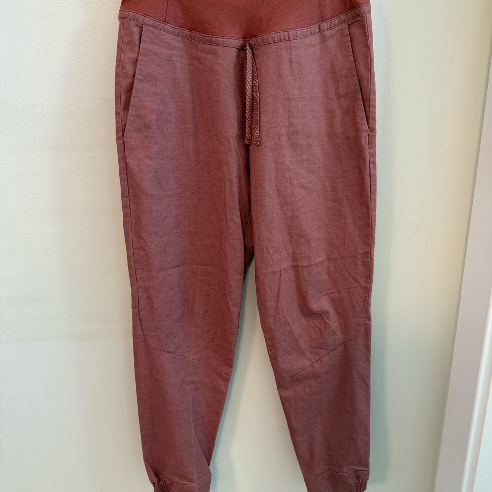 Patagonia Women's Hemp Joggers - Hampi Rock Pants in Rosehip - Picture 3 of 8